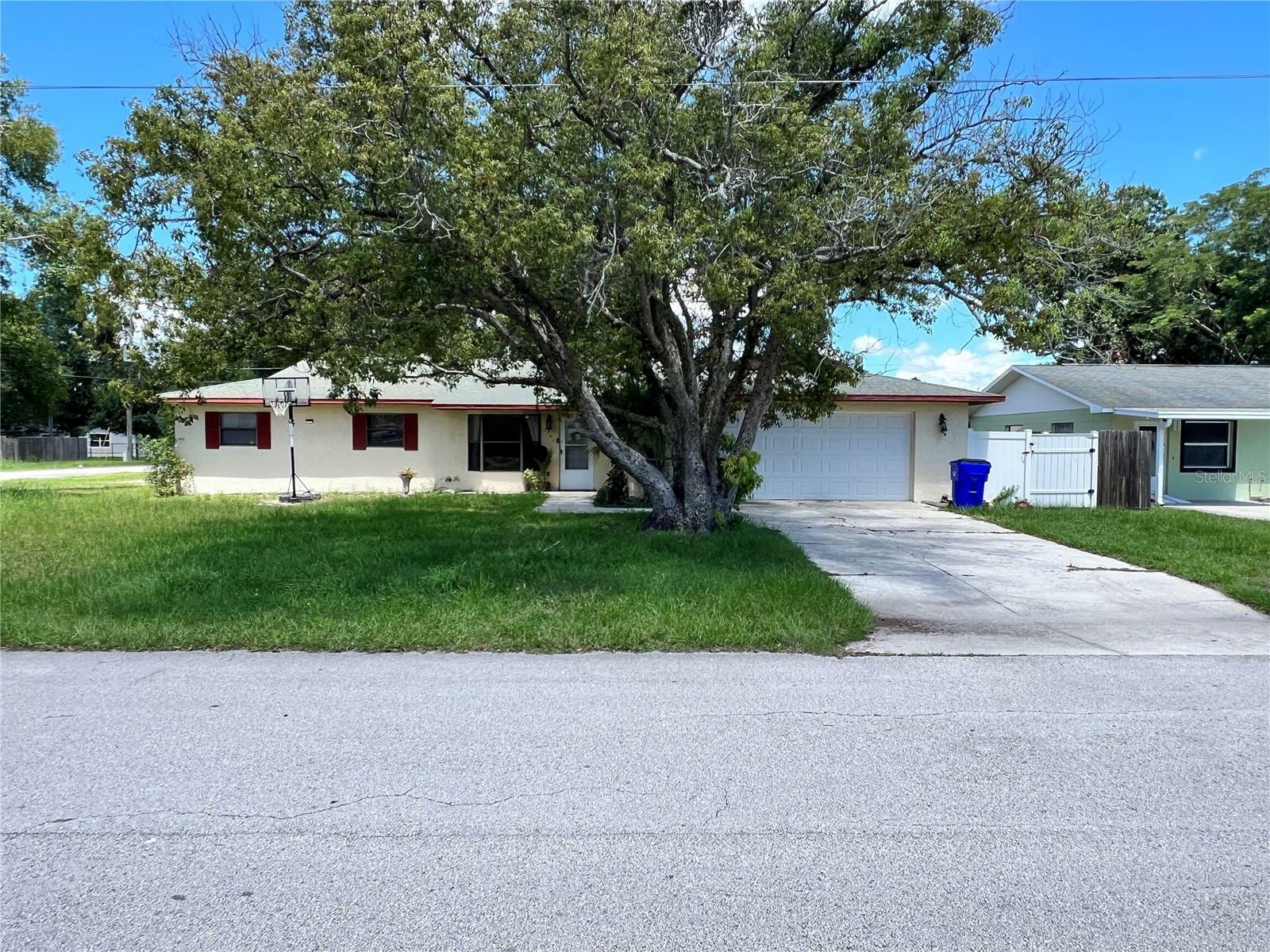 Property Photo:  1501 Montana Avenue  FL 34769 