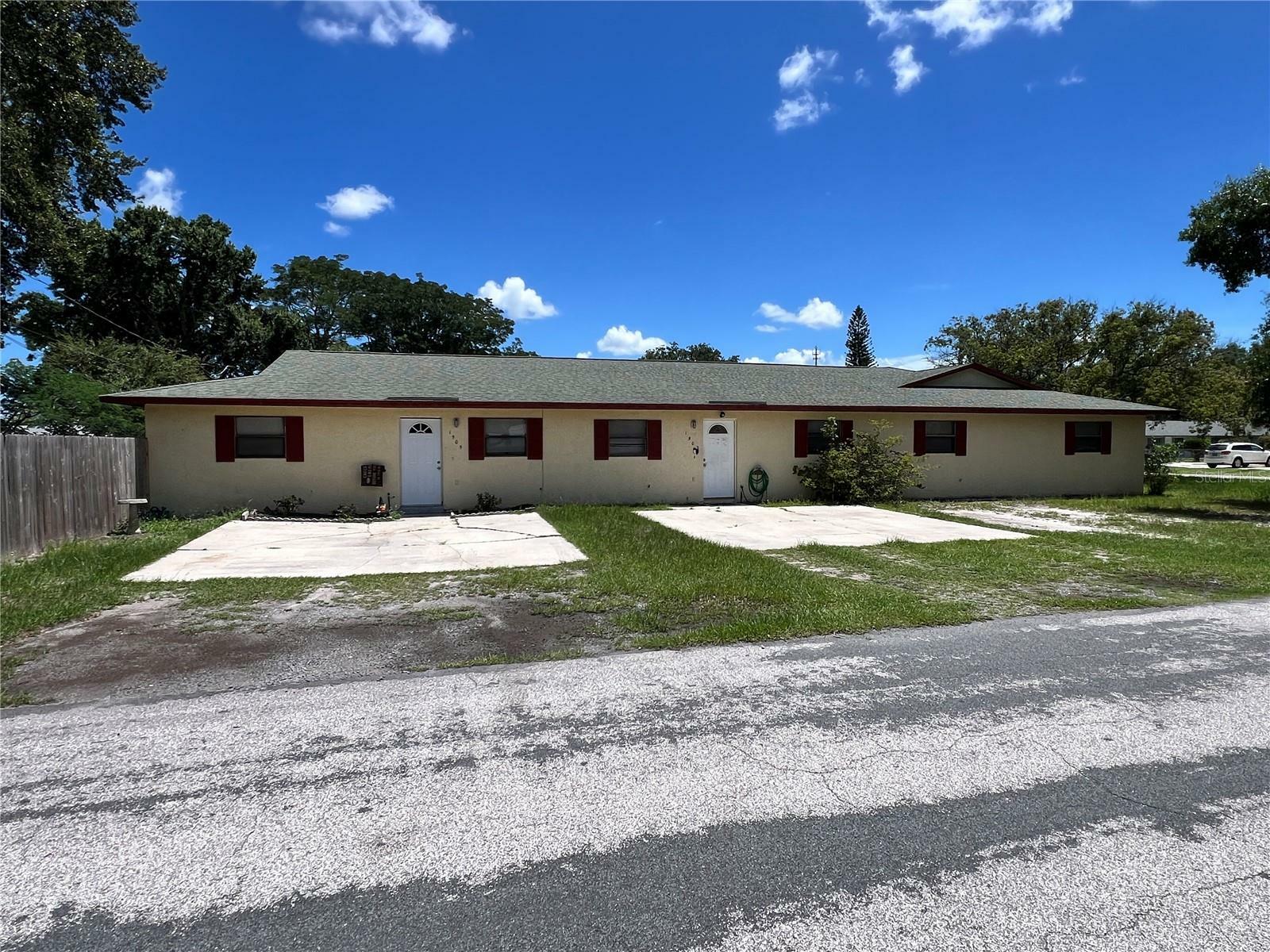 Property Photo:  1501 Montana Avenue  FL 34769 