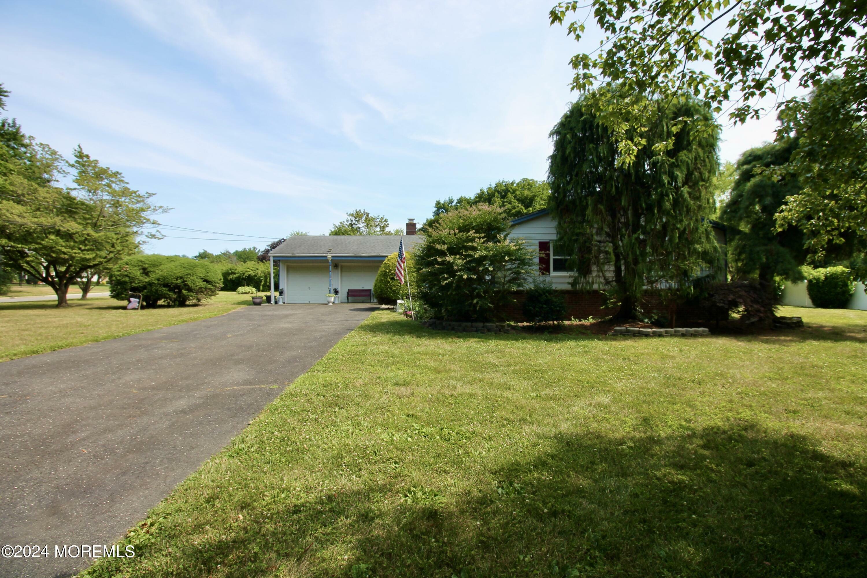 Property Photo:  184 Woodcrest Drive  NJ 07728 