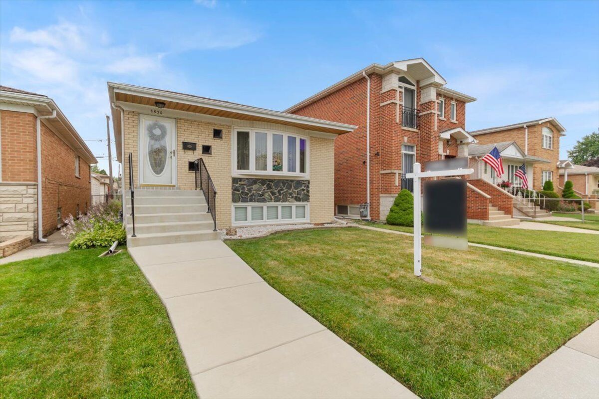 Property Photo: 4530 N New England Avenue IL 60706