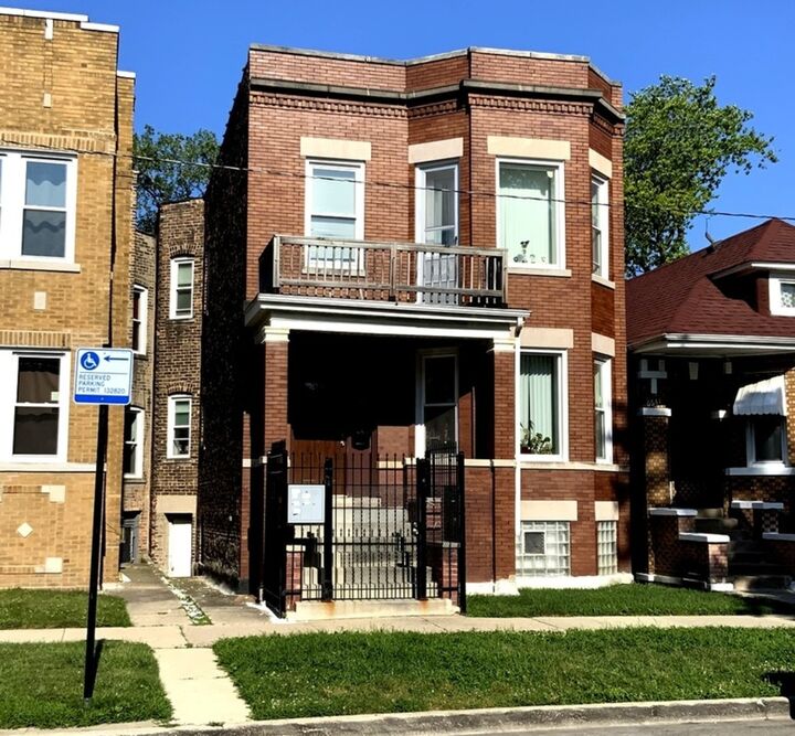 Property Photo: 6639 S Rhodes Avenue IL 60637