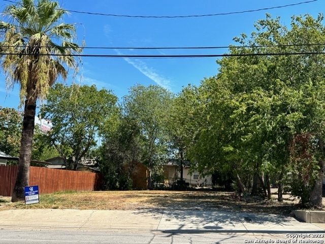 Property Photo:  519 W Mitchell St  TX 78204 