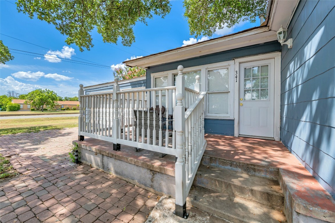 Property Photo:  341 W Vaughan Street  TX 78605 