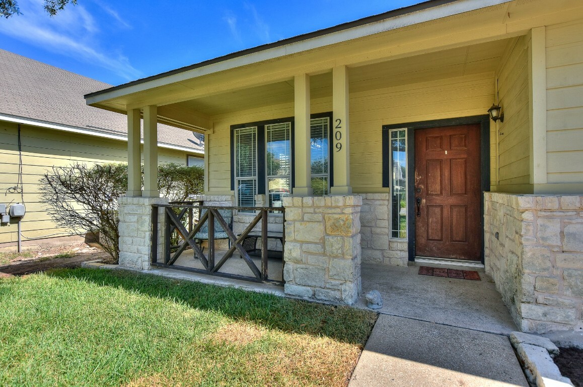 Property Photo:  209 Holmstrom Street  TX 78634 