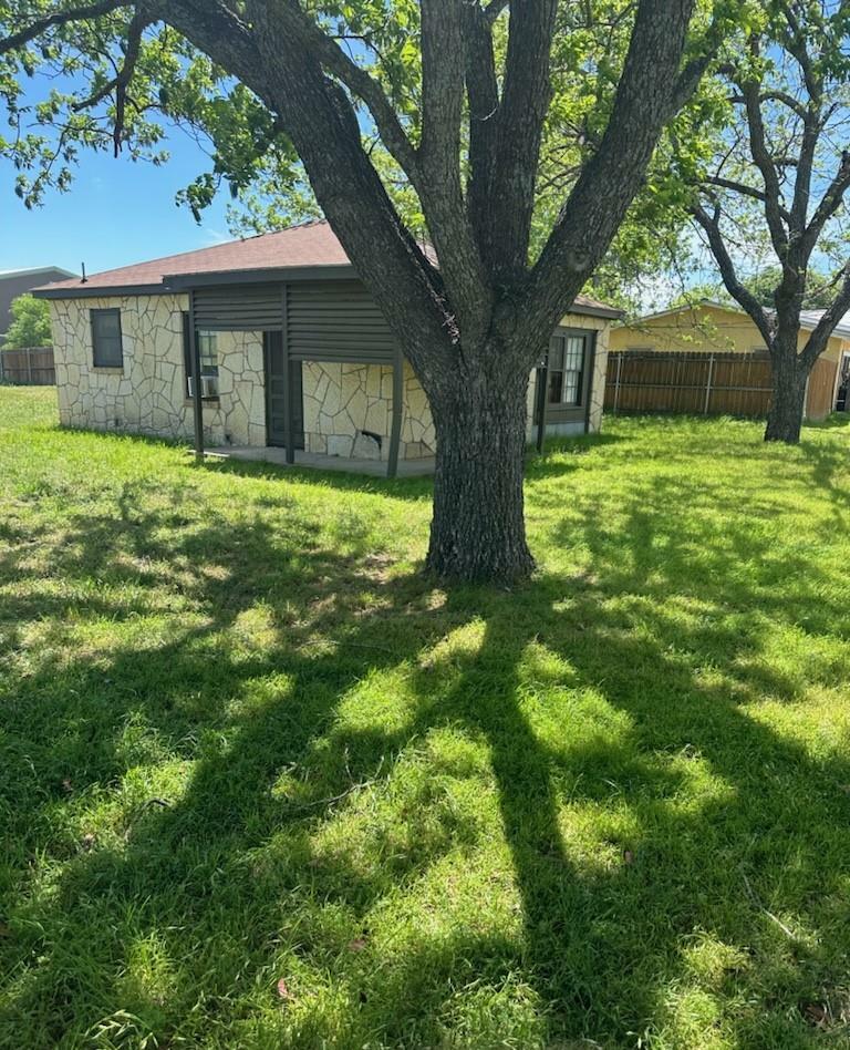 Property Photo:  603 Whitney  TX 78624 