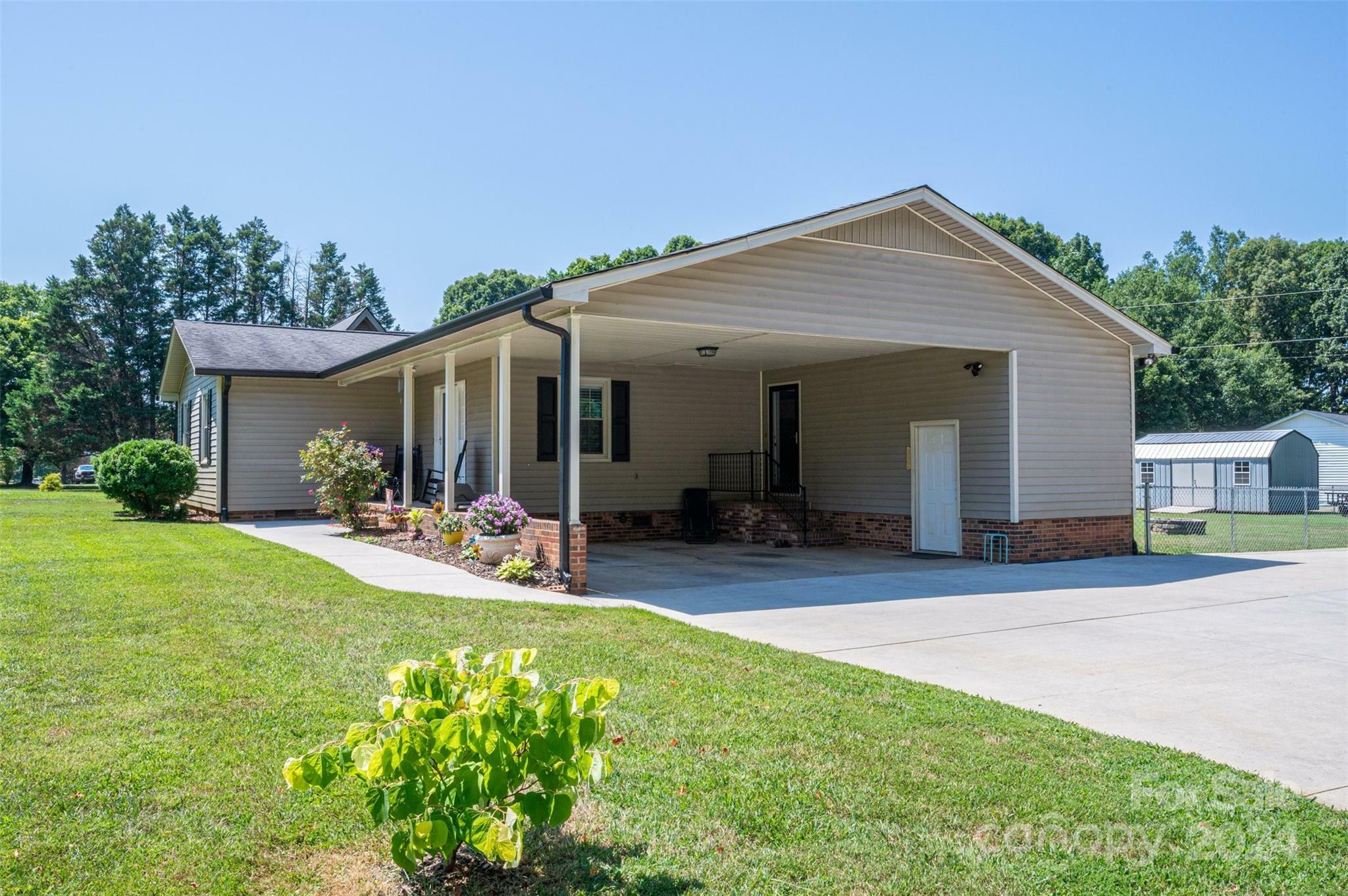 4435 Hickory Grove Road  Gastonia NC 28056 photo