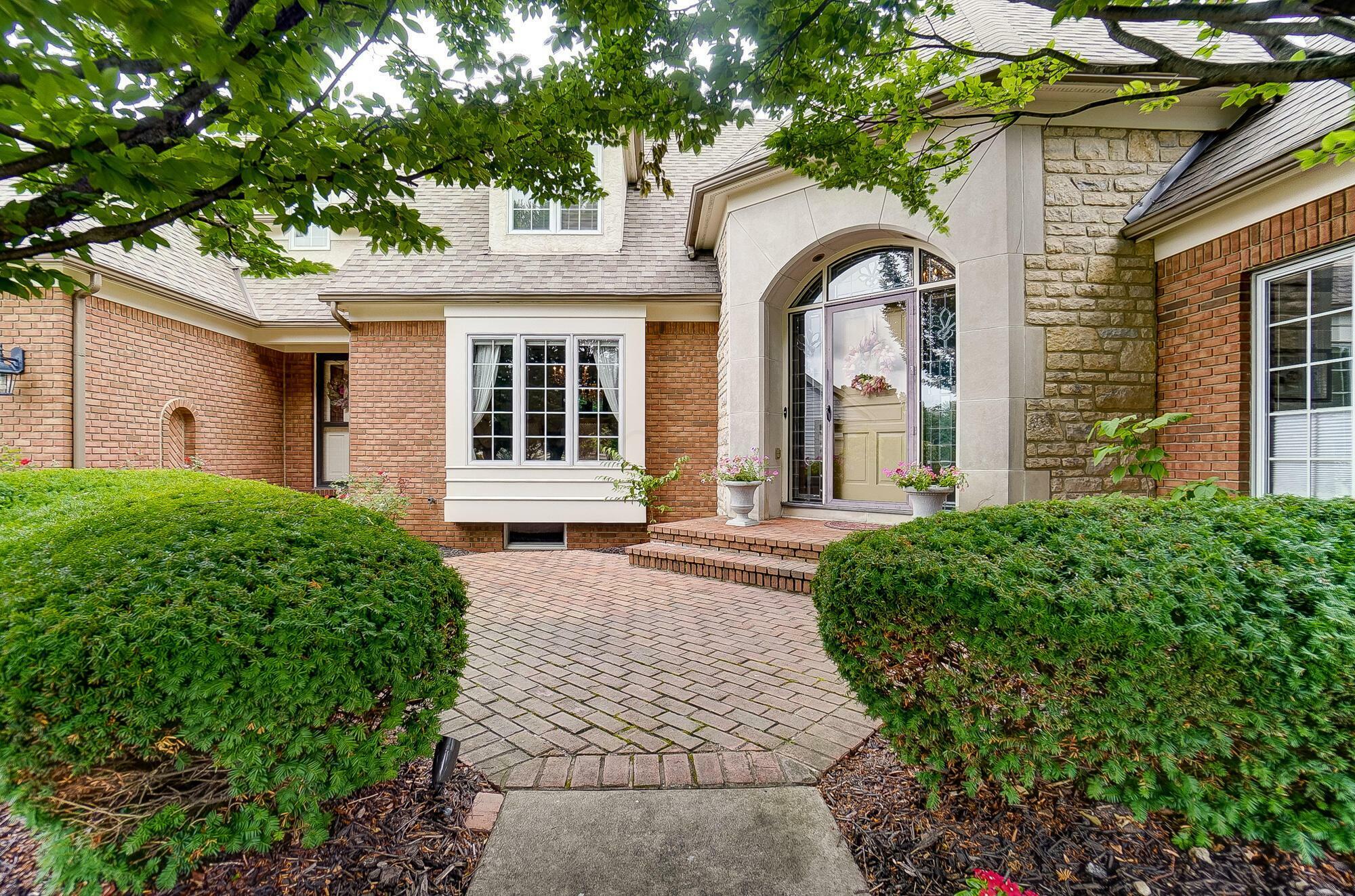 Property Photo:  2300 Concord Village Drive  OH 43220 