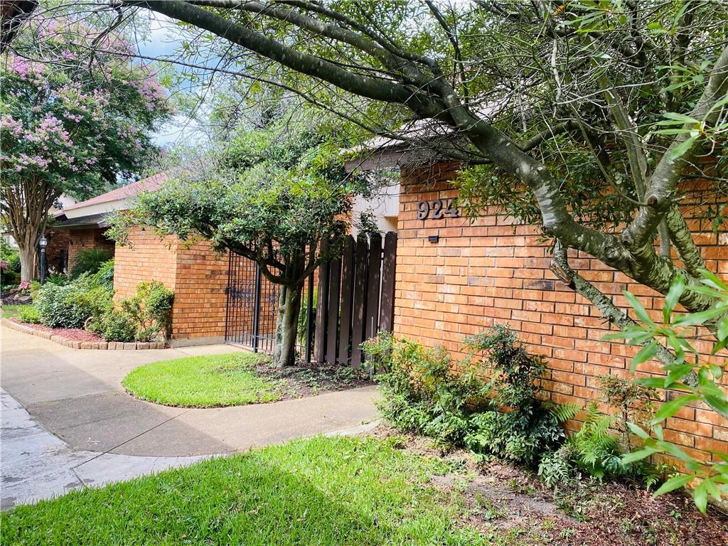 Property Photo: 924 Retreat Drive LA 71360