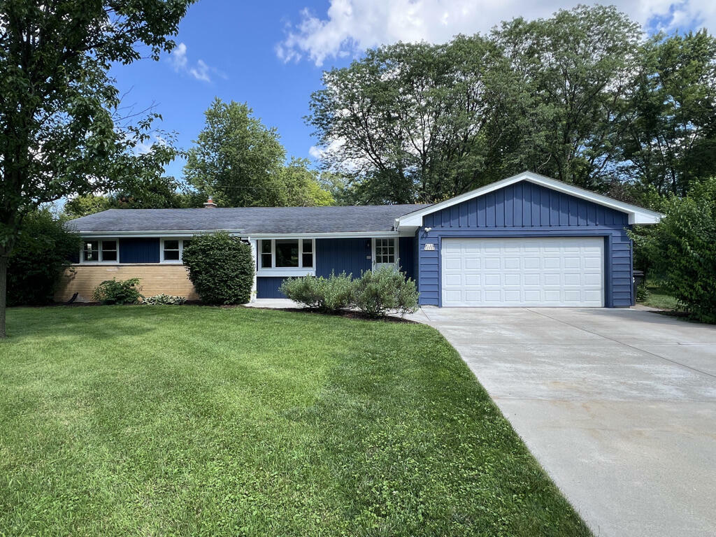 Property Photo:  W137n6998 Manor Hills Blvd  WI 53051 