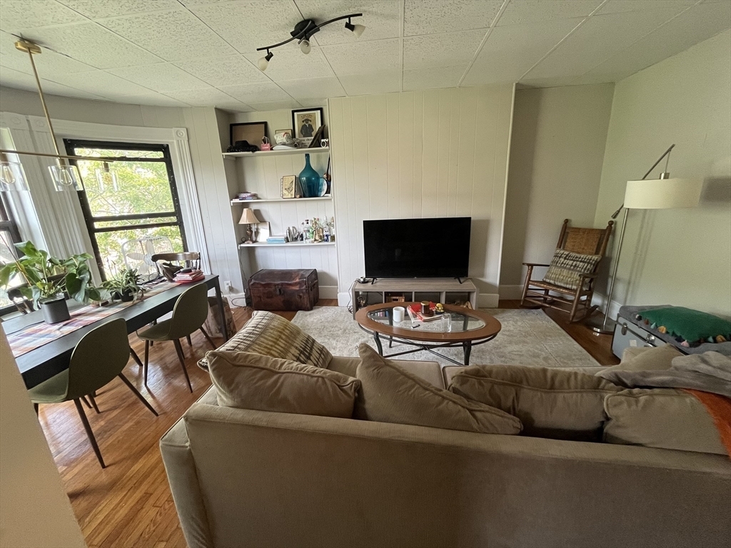 Property Photo:  31 Longwood Avenue 4  MA 02446 