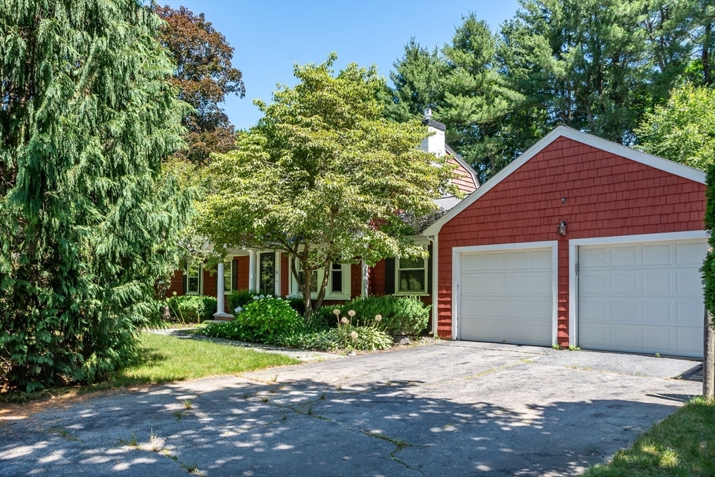 Property Photo:  6 Davelin Road  MA 01778 