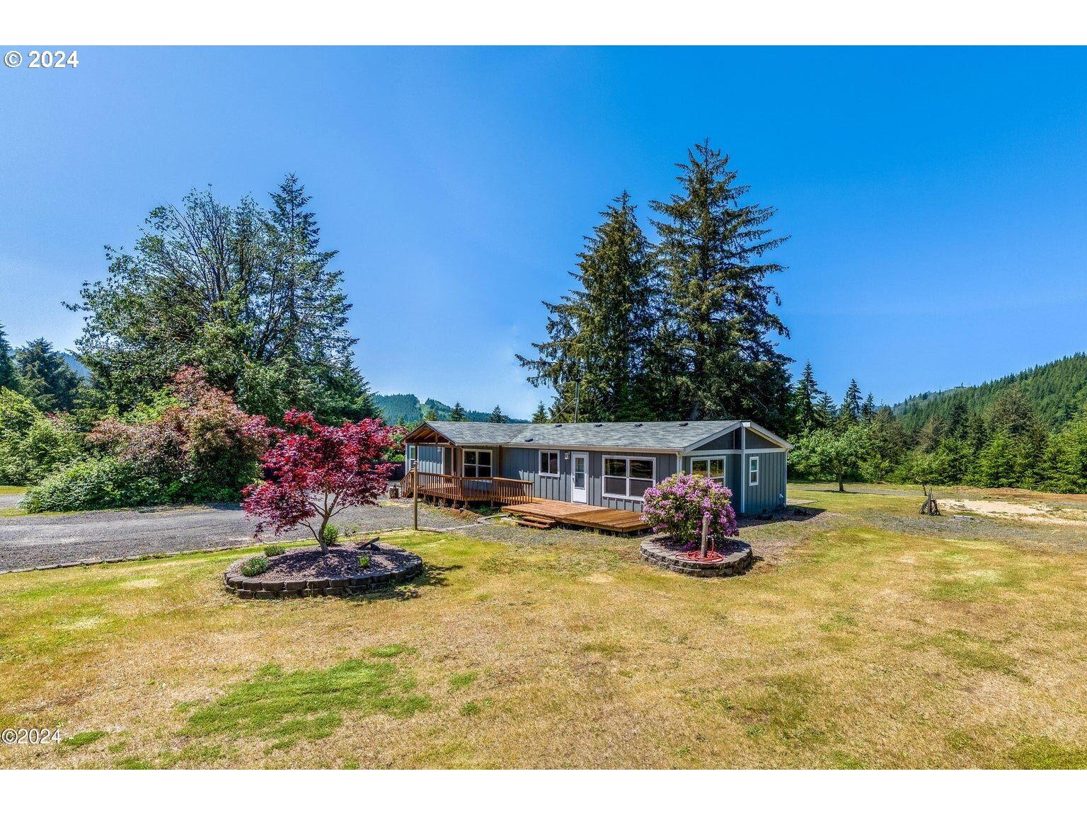 Property Photo:  315 N Deer Dr  OR 97368 