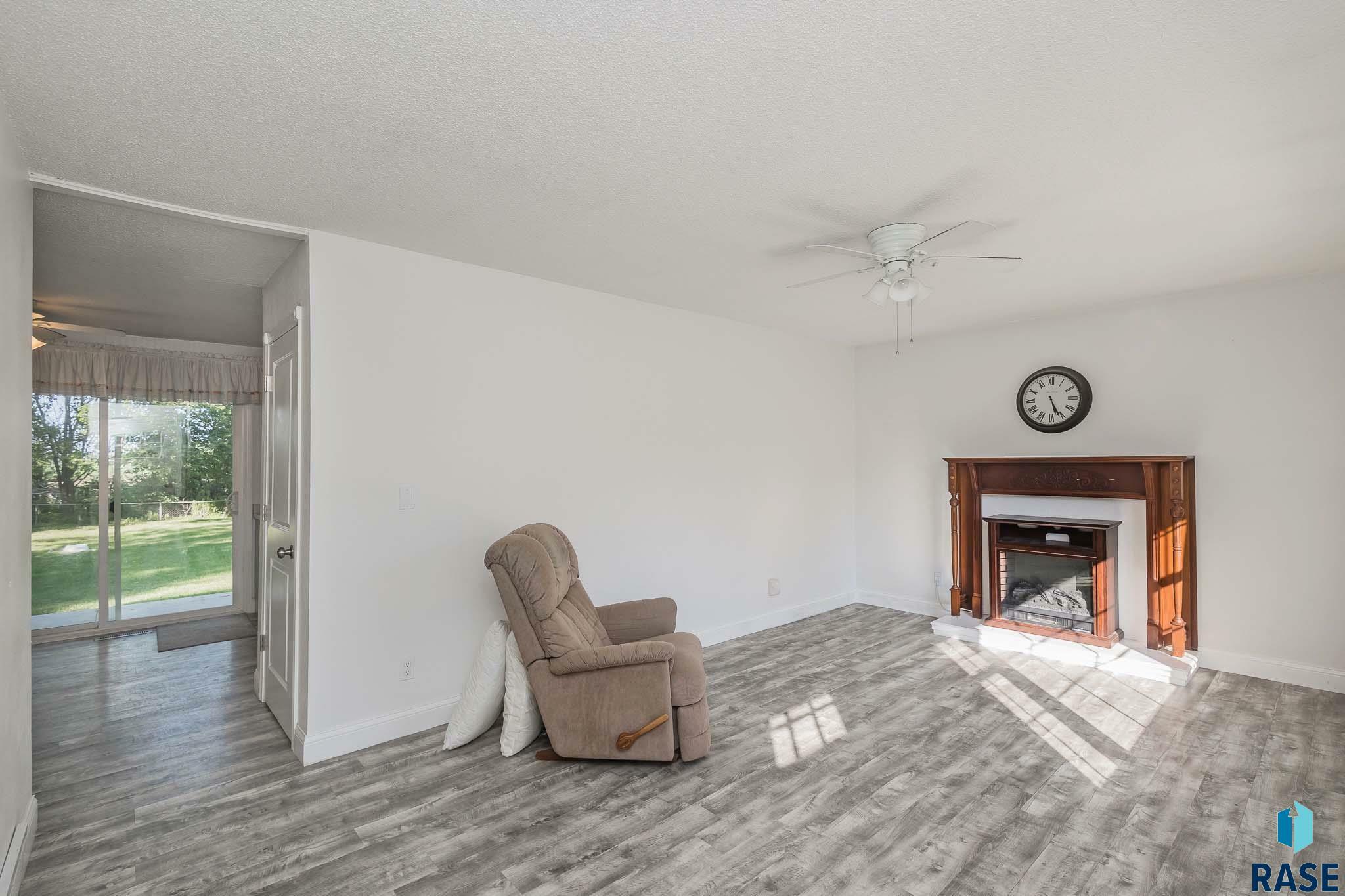 Property Photo:  802 Esther St  SD 57038 