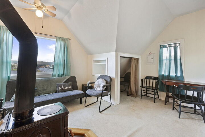 Property Photo: 144 SW Coast Street OR 97365