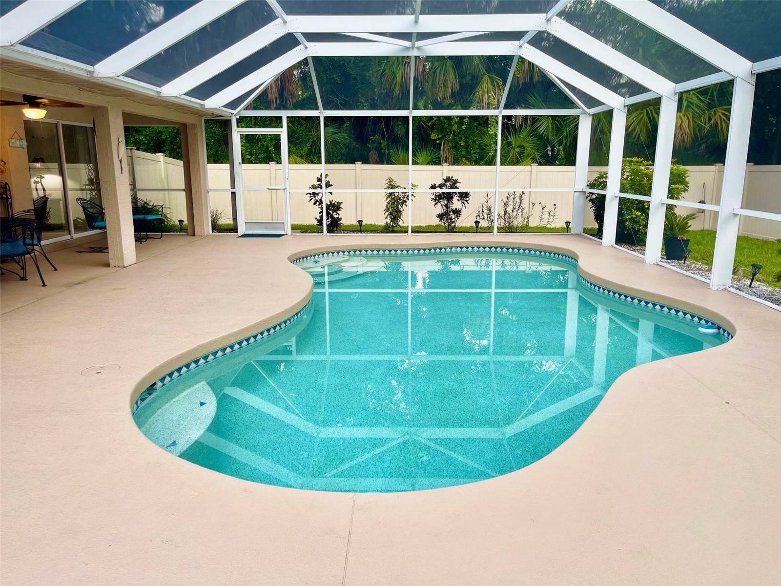 Property Photo:  7345 Cameo Circle  FL 34291 