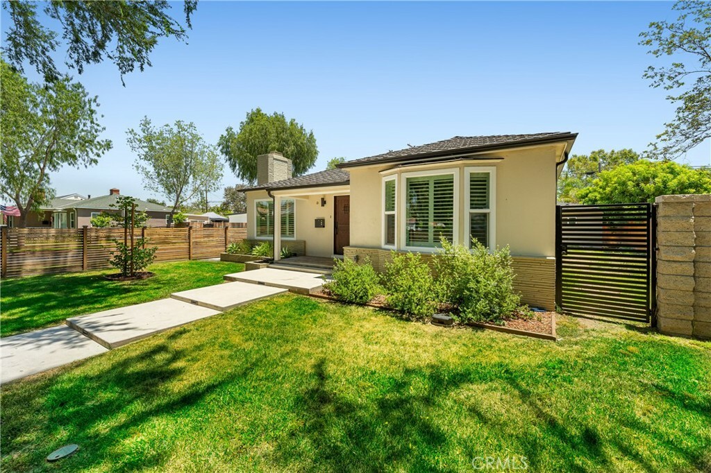 Property Photo:  6290 California Avenue A  CA 90805 