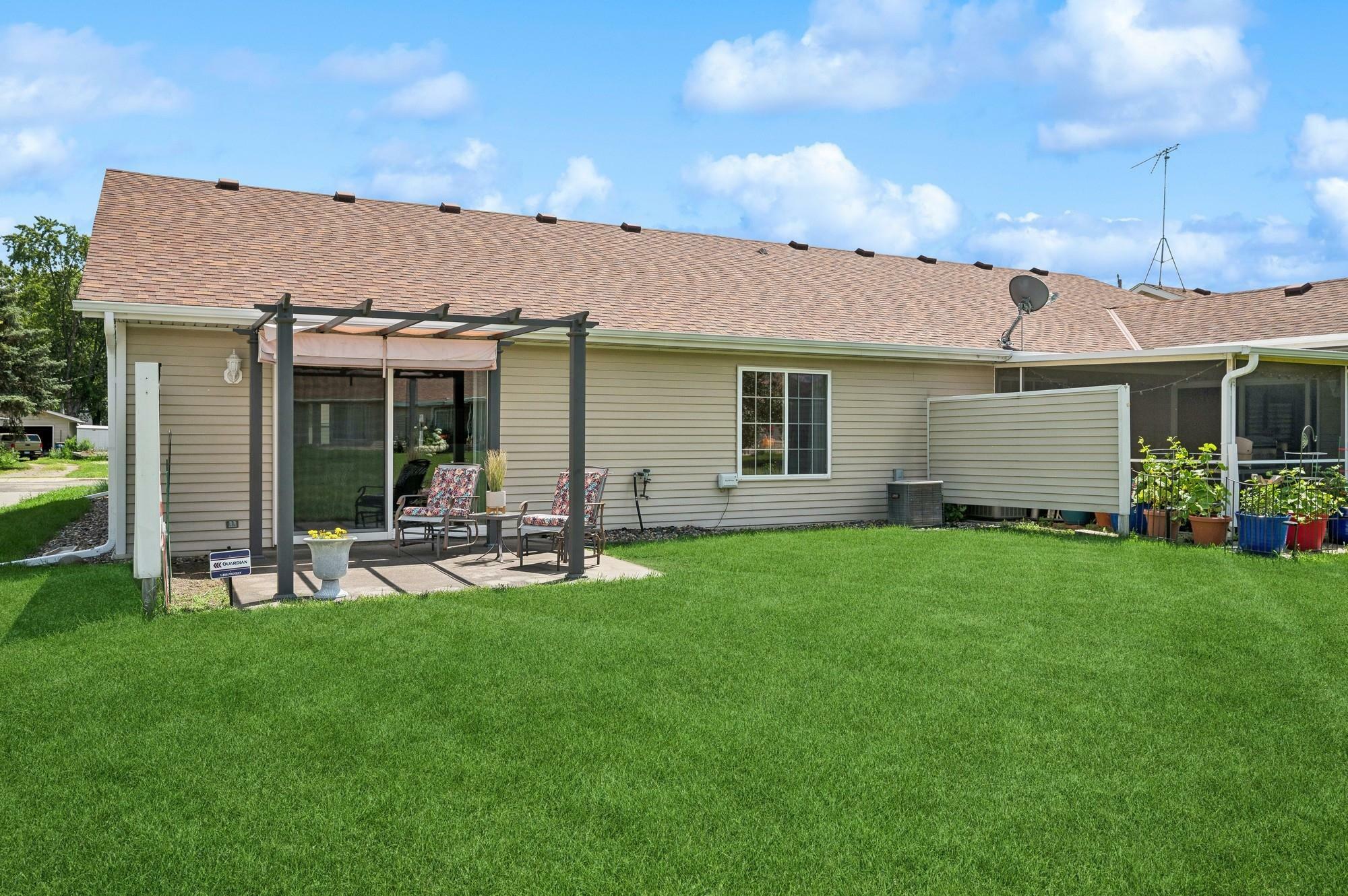 Property Photo:  25 4th Avenue N  MN 56387 