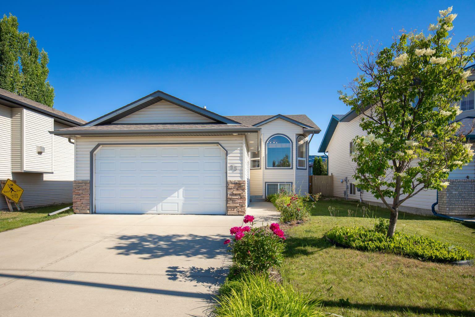 95 Dubois Crescent  Red Deer AB T4R 3H9 photo