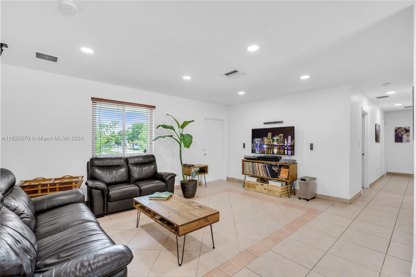 Property Photo:  10510 SW 160th St  FL 33157 