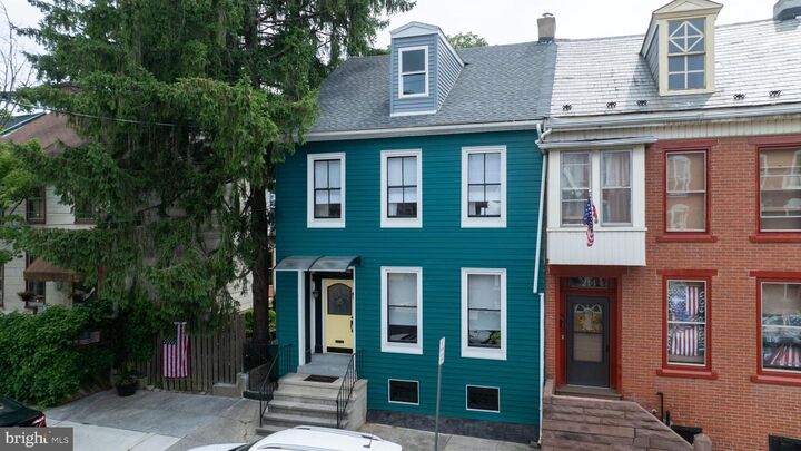 212 S 9th Street  Lebanon PA 17042 photo
