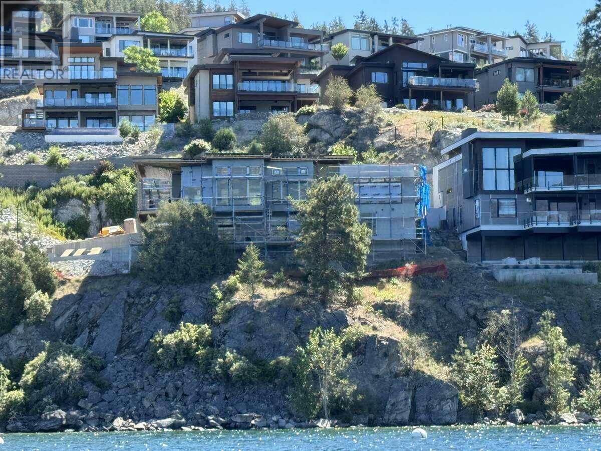 Photo de la propriété:  1797 Lakestone Drive  BC V4V 2T4 