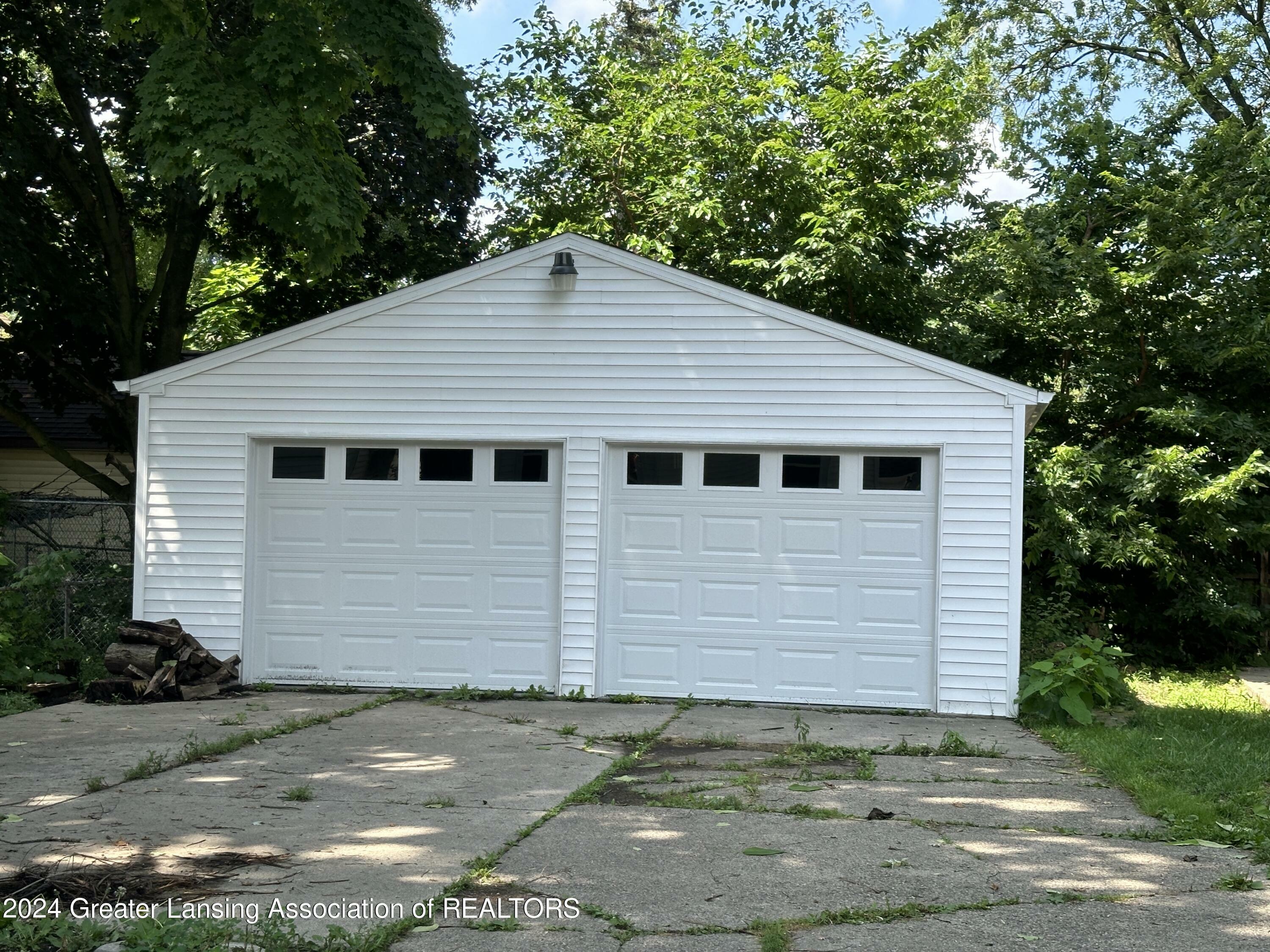 Property Photo:  507 N Magnolia Avenue  MI 48912 