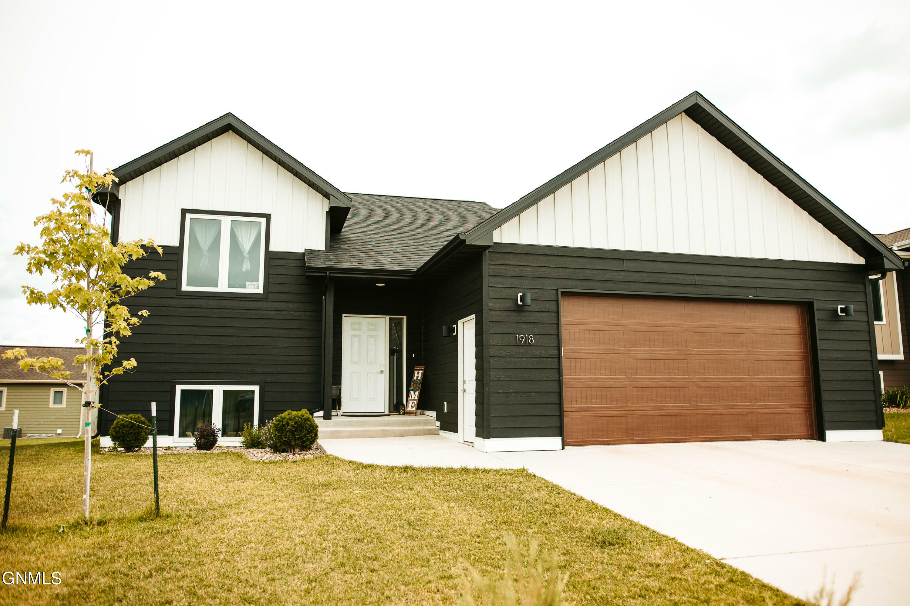 Property Photo:  1918 Winterhawk Trail  ND 58854 