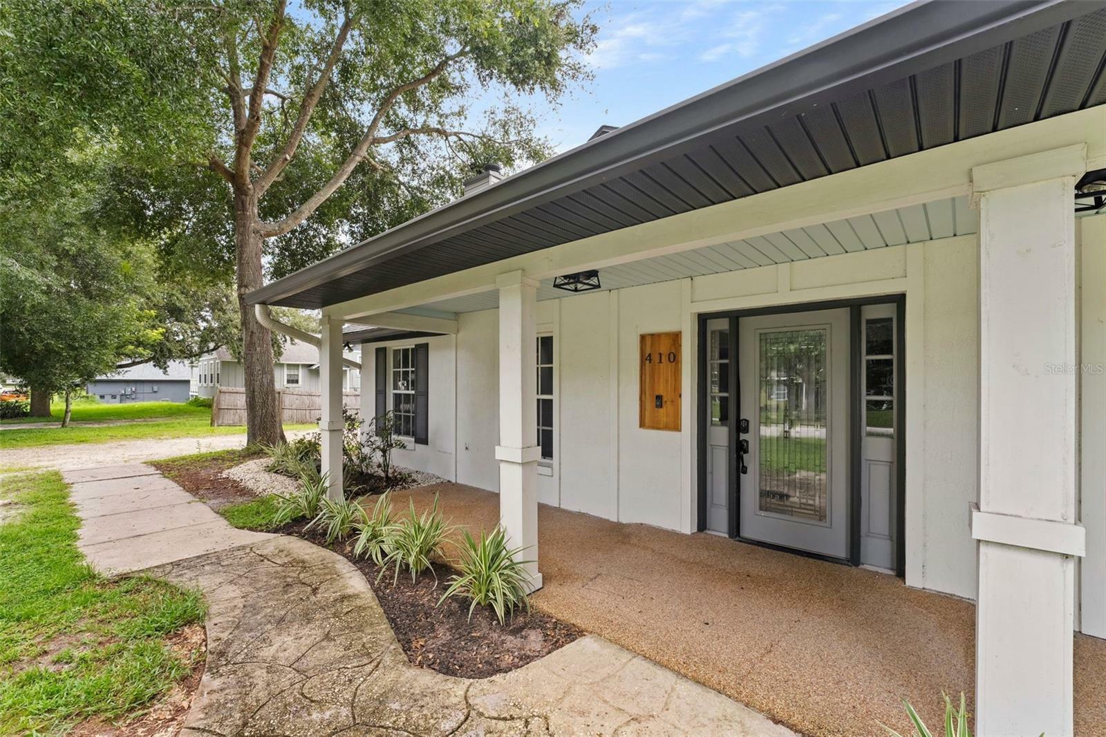 Property Photo:  410 E Henschen Avenue  FL 34760 