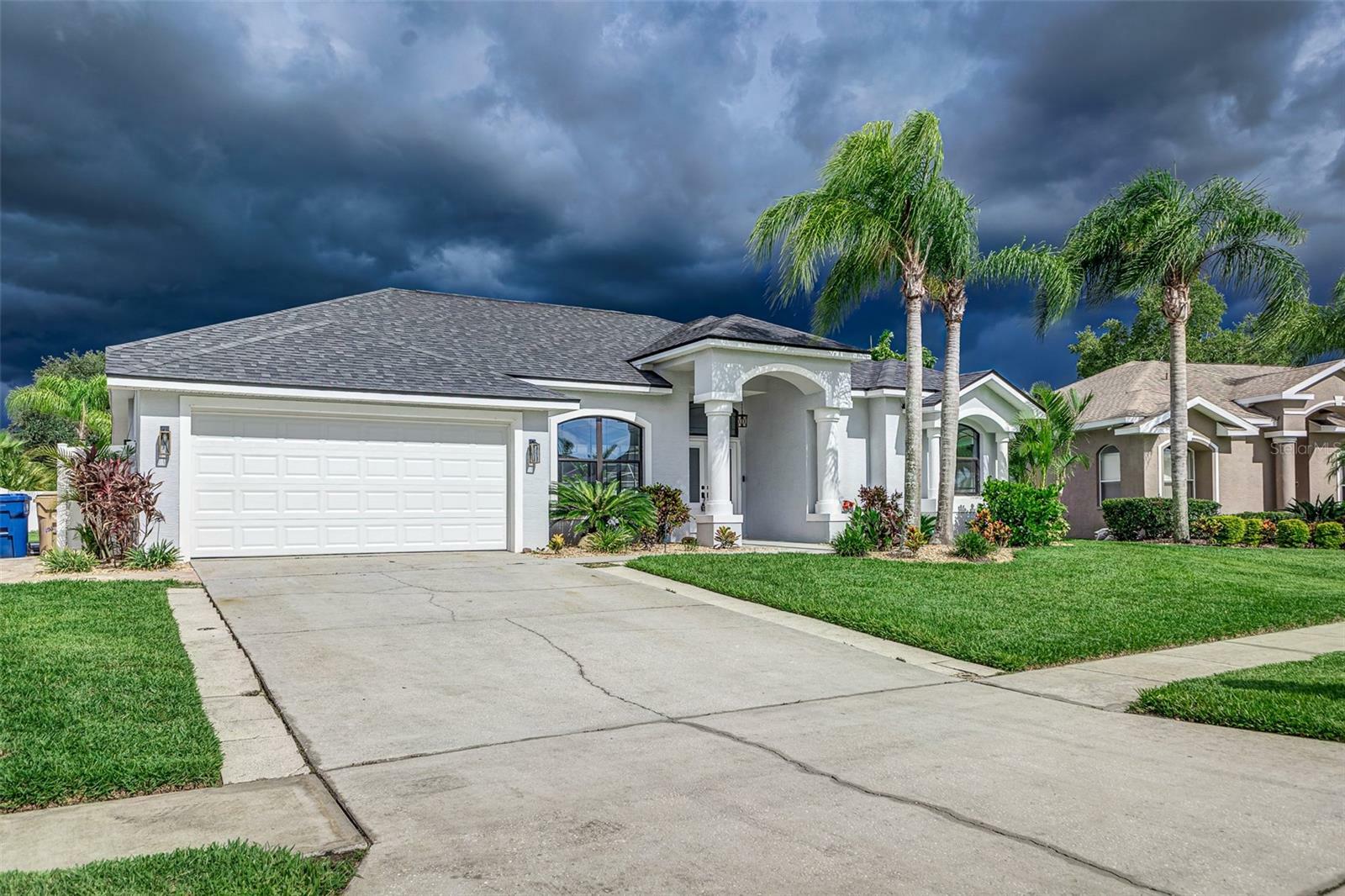 Property Photo:  22636 Willow Lakes Drive  FL 33549 