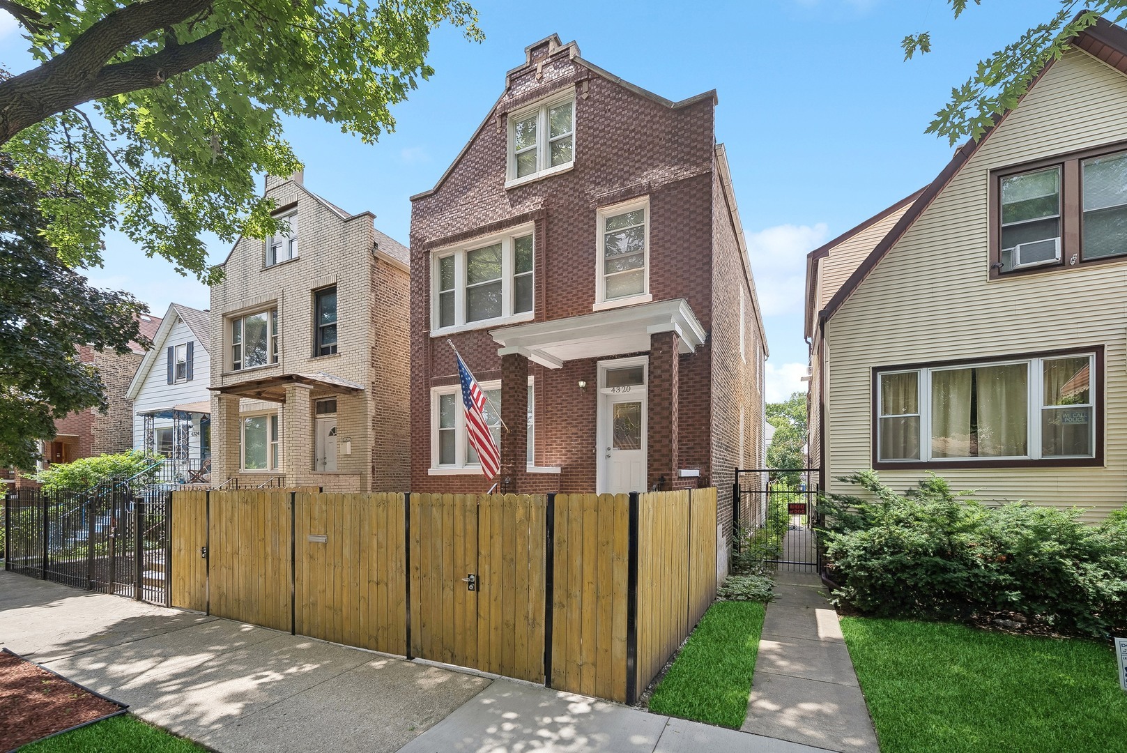 Property Photo:  4320 S Washtenaw Avenue  IL 60632 