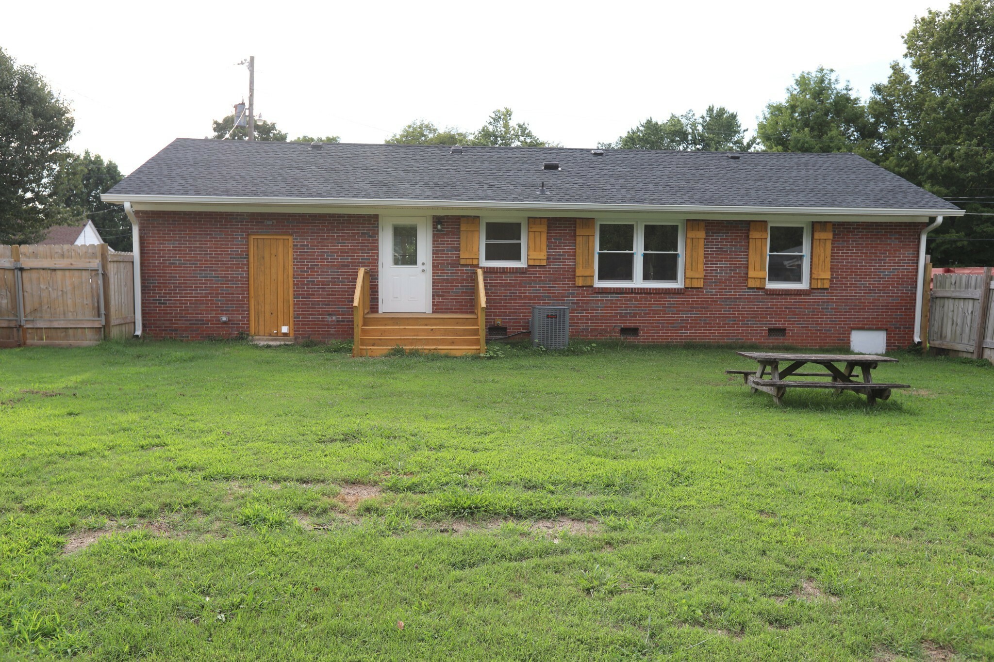 Property Photo:  817 Shelbyview Dr  TN 37160 