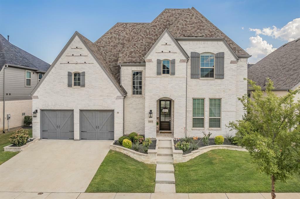 Property Photo: 1105 12th Street TX 76226