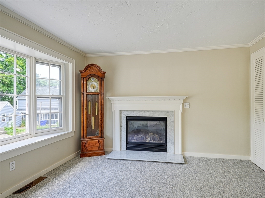 Property Photo:  6 Spring Ln  MA 01754 