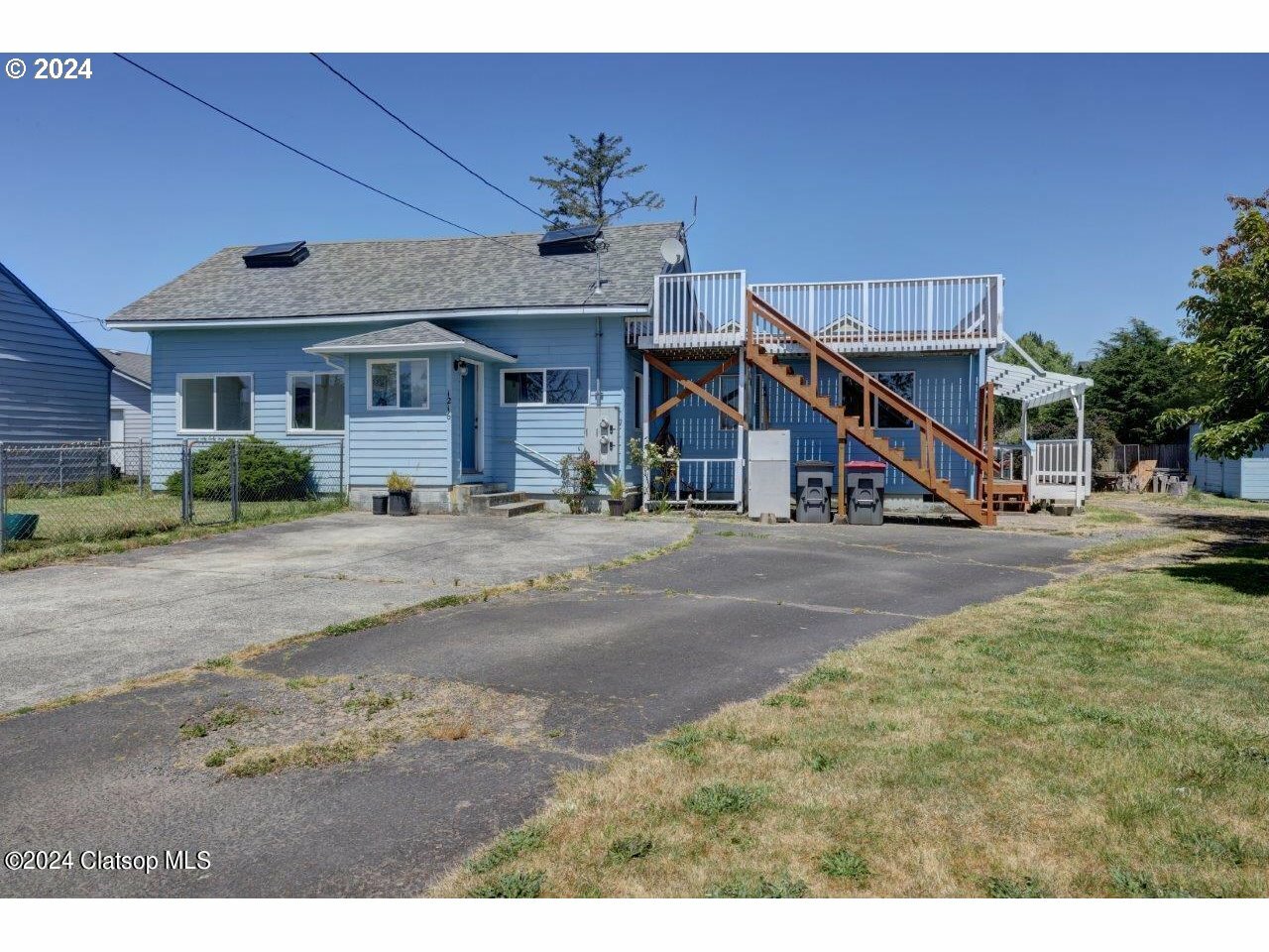 1216 Avenue F  Seaside OR 97138 photo