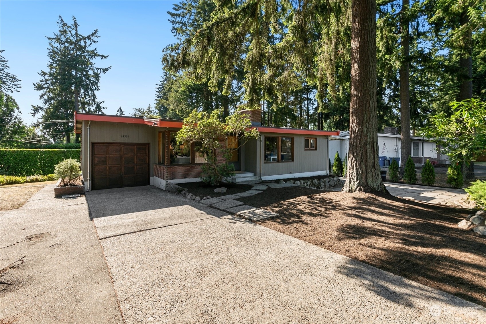 Property Photo:  24304 100th Avenue W  WA 98020 