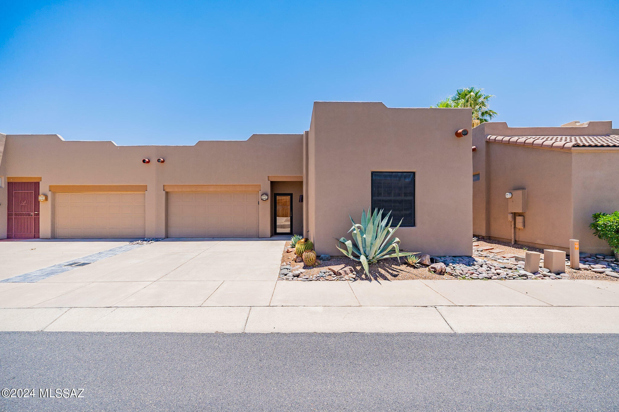 Property Photo:  3737 S Camino Del Golfista  AZ 85614 