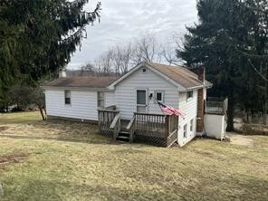 Property Photo:  102 Locust Dr  PA 15237 