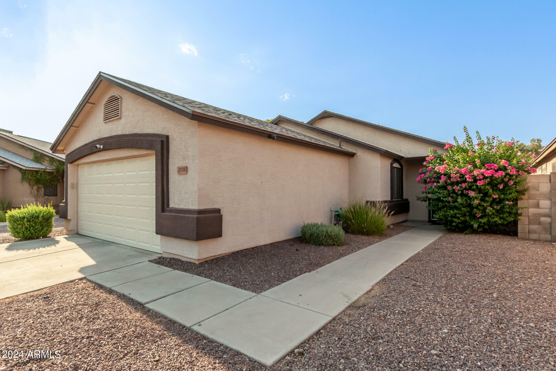 Property Photo:  2938 W Ross Avenue  AZ 85027 