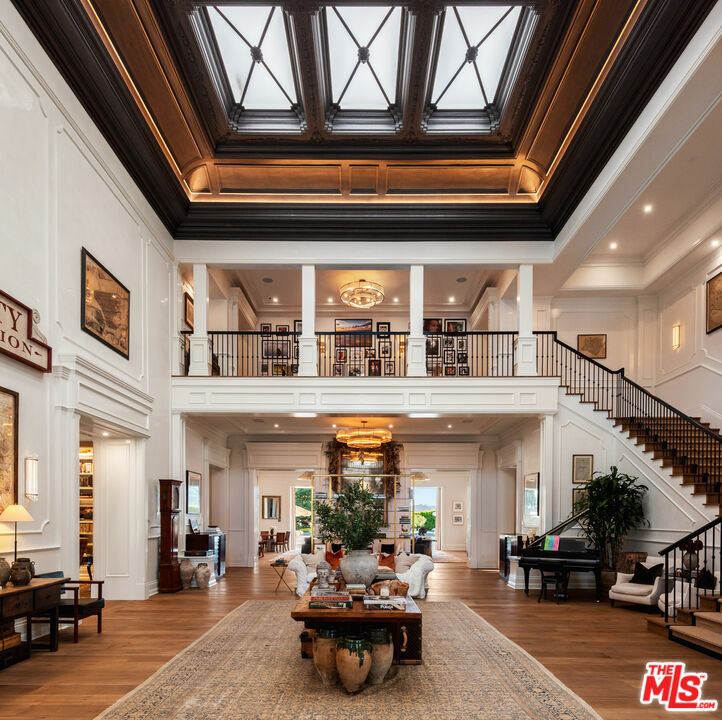 Property Photo: 2571 Wallingford Dr CA 90210