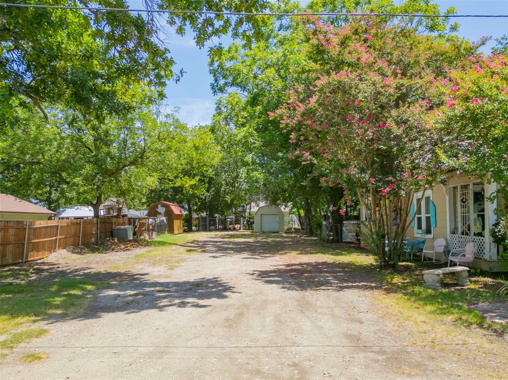 Property Photo:  1506 N Gaines Street  TX 75119 