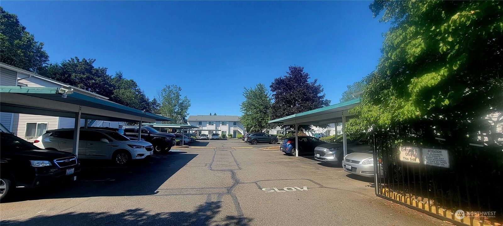 Property Photo:  1101 SE 37th St 704  WA 98002 