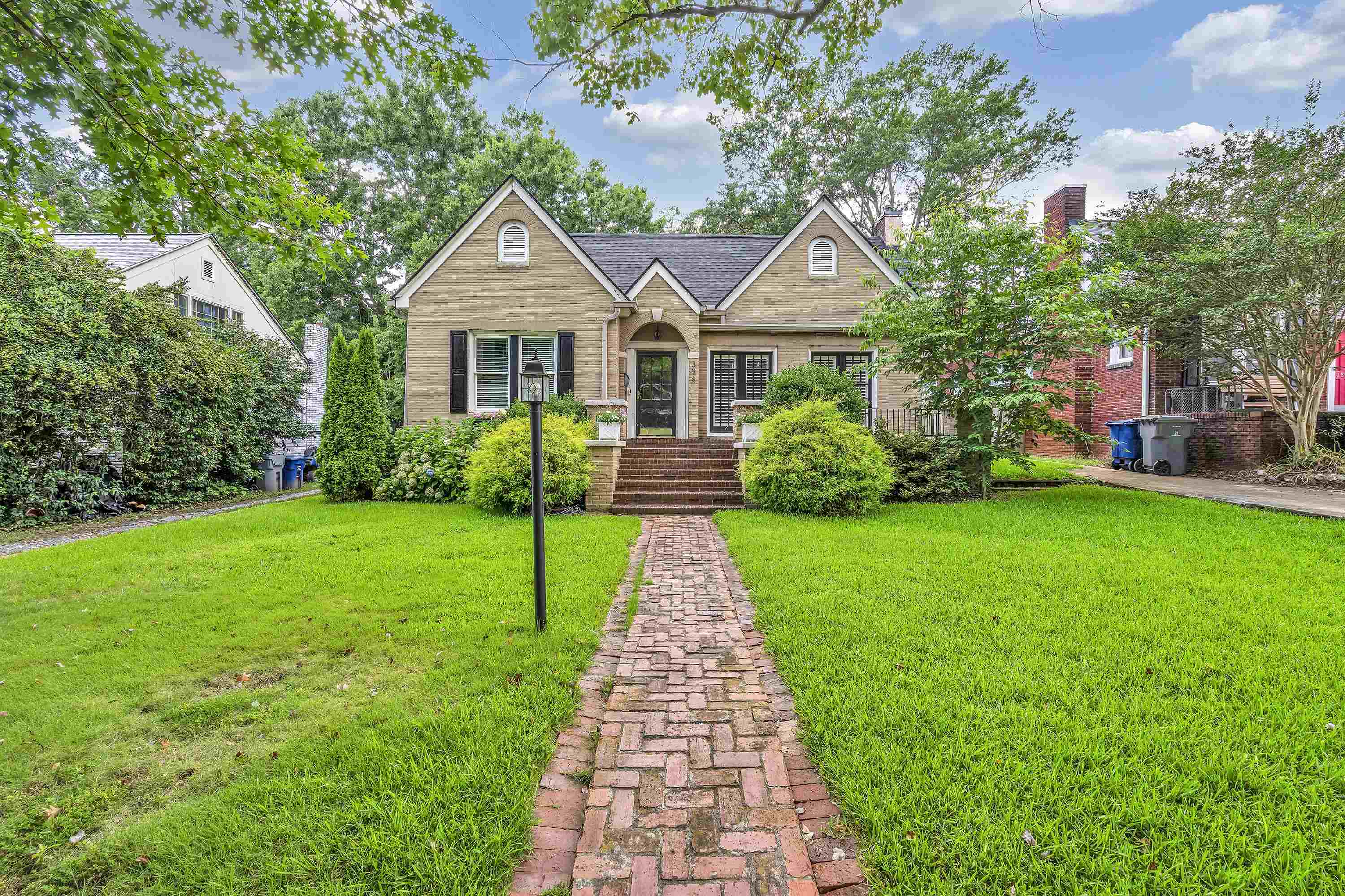 Property Photo:  396 Mills Avenue  SC 29302 