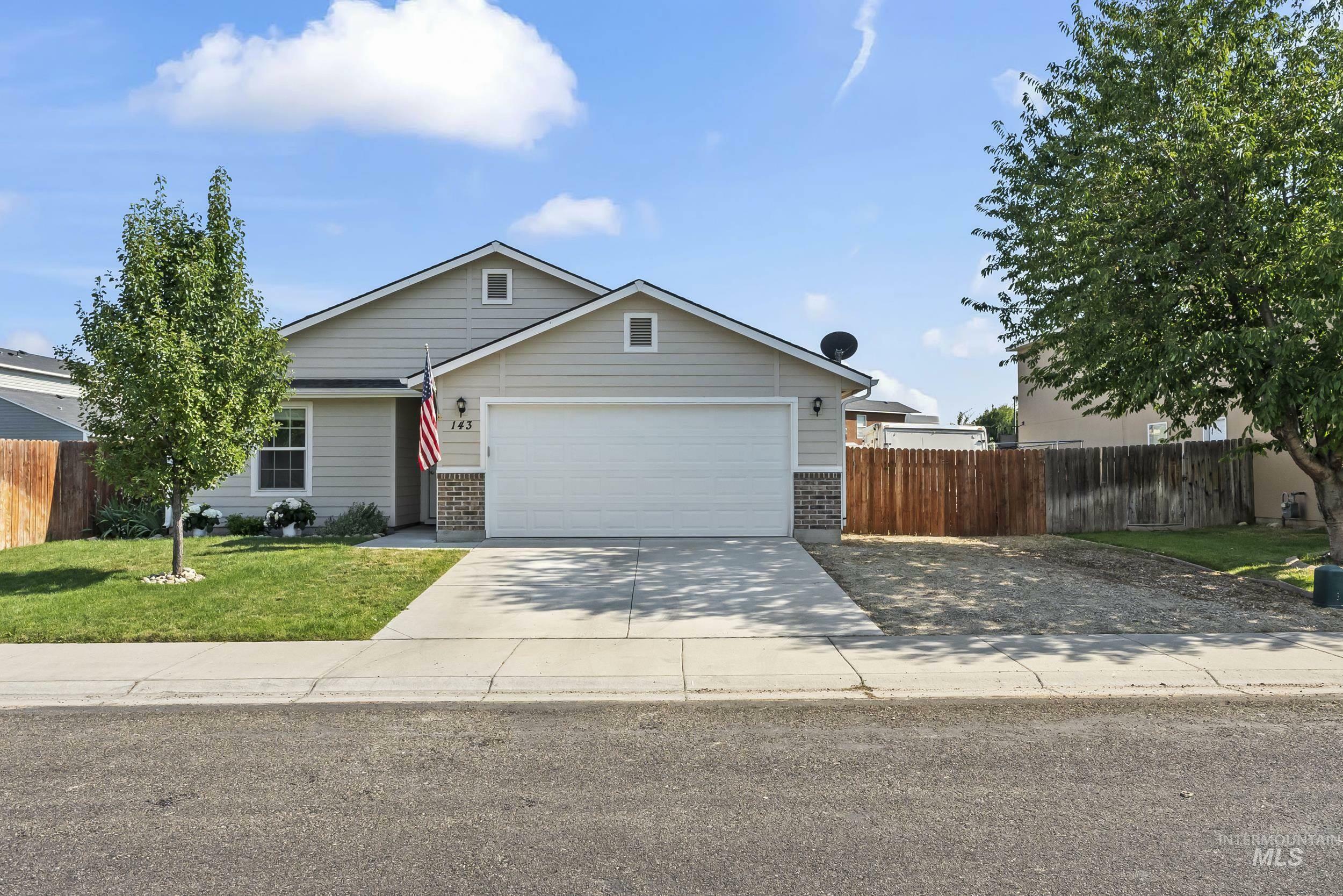 Property Photo: 143 E Rose Lake Dr ID 83644