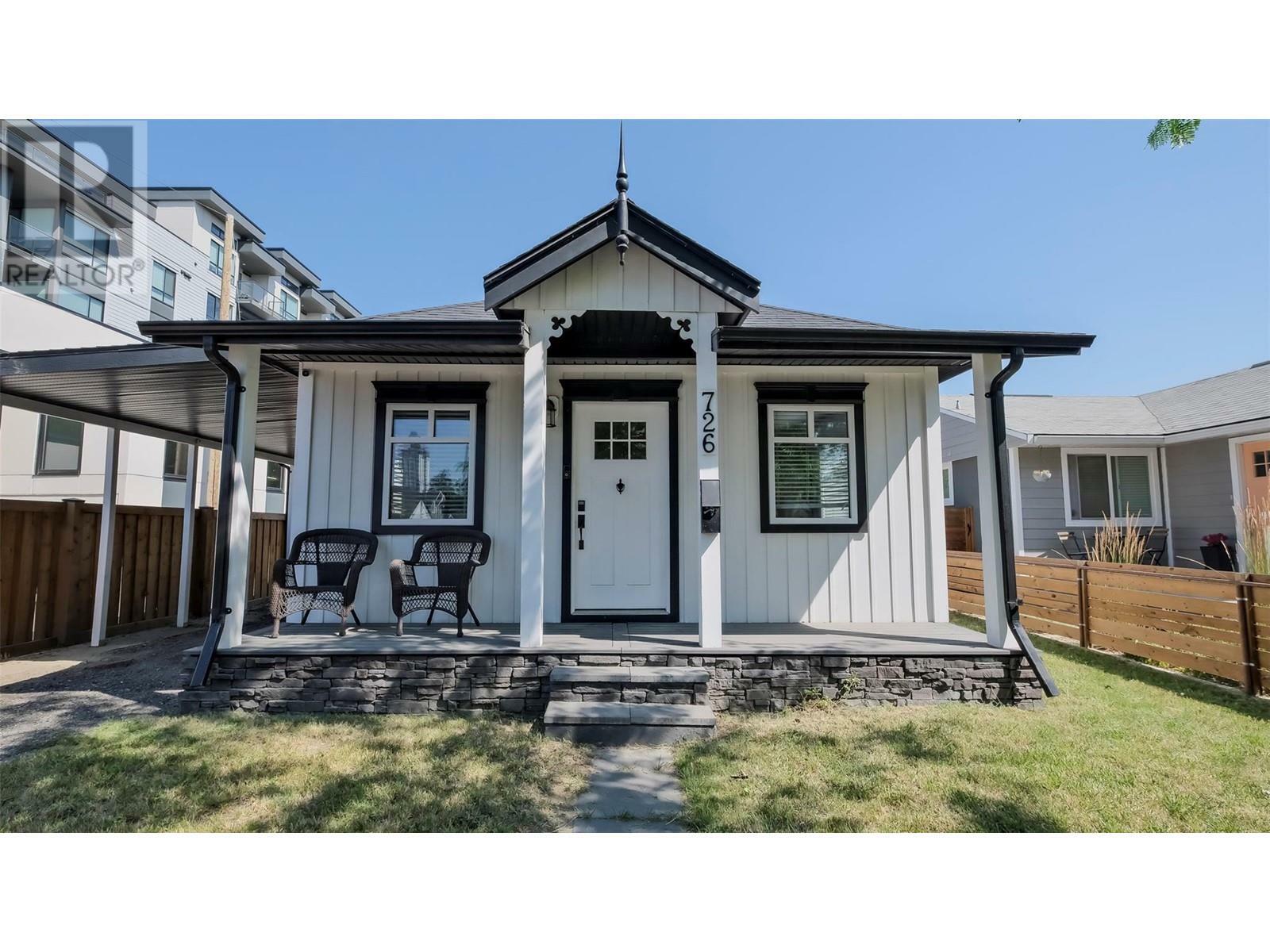 Photo de la propriété:  726 Coronation Avenue  BC V1Y 7A3 