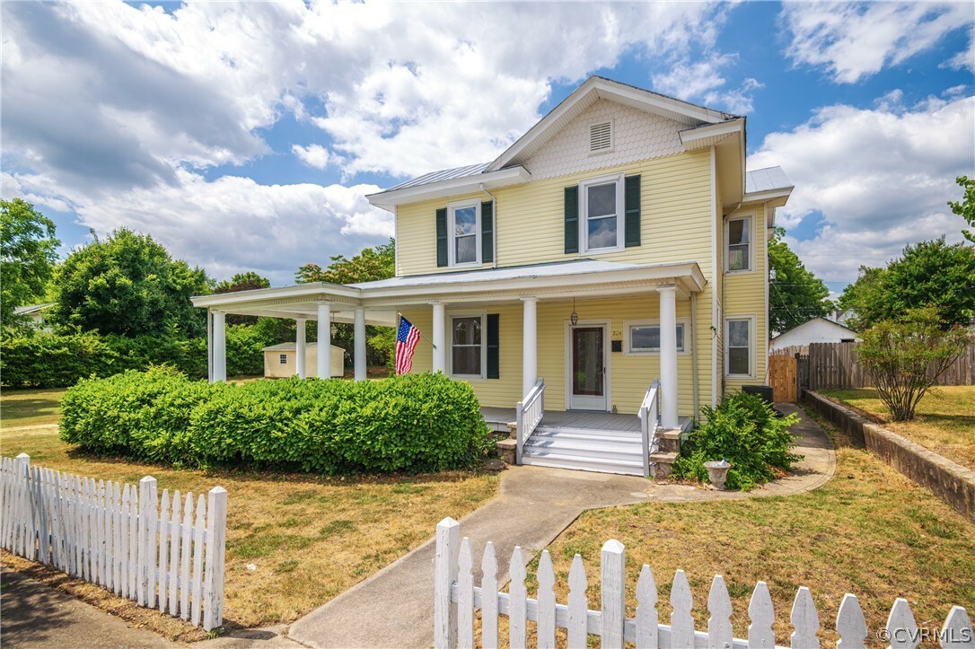 Property Photo:  204 E Maryland Avenue  VA 23930 