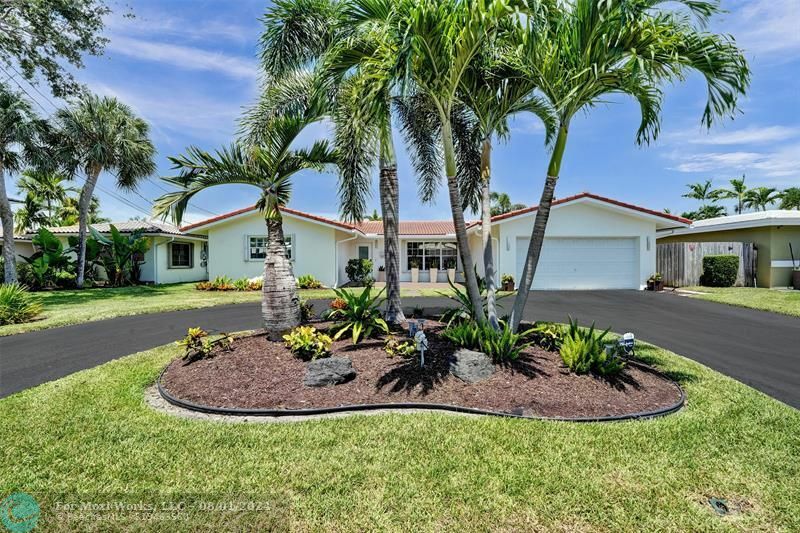 Property Photo:  2207 NE 16th Ave  FL 33305 