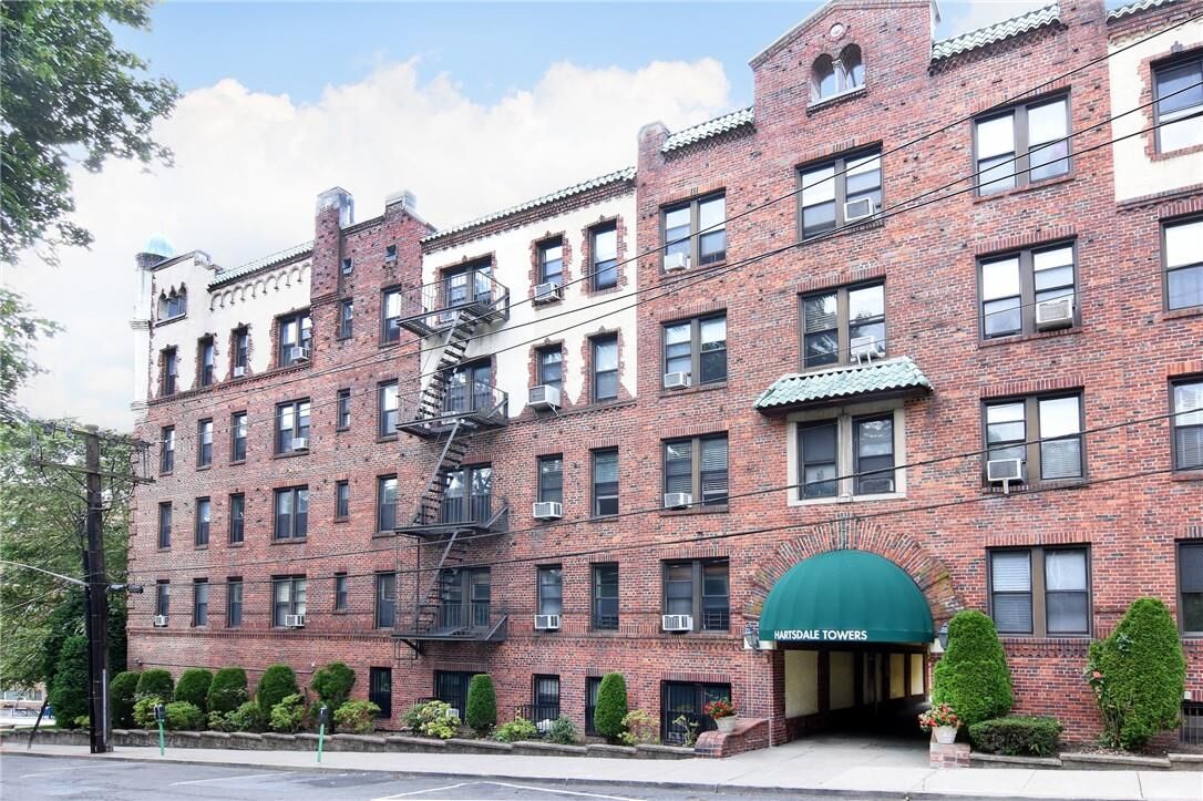 Property Photo:  1 Columbia Avenue B11  NY 10530 