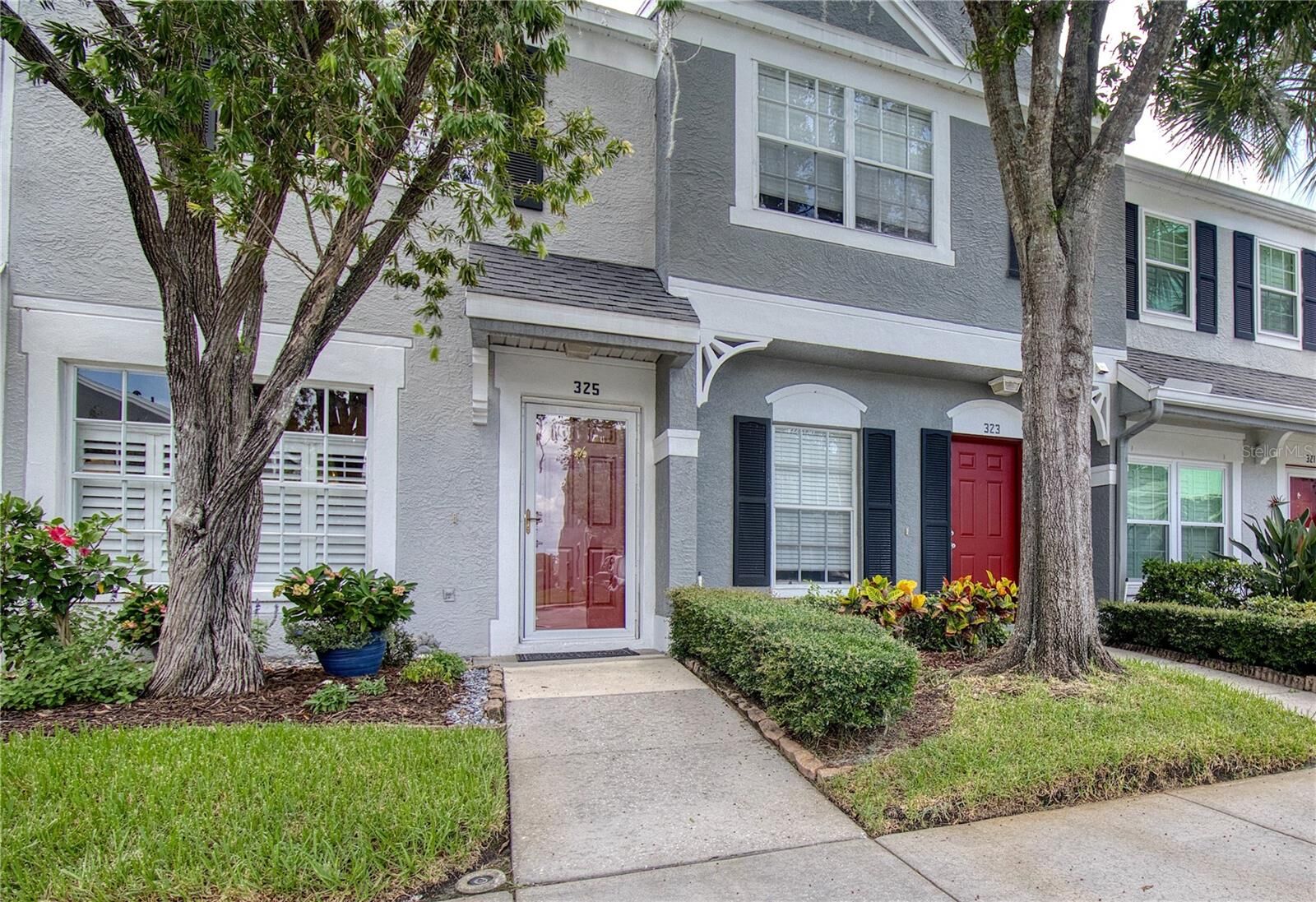 Property Photo:  325 Countryside Key Boulevard  FL 34677