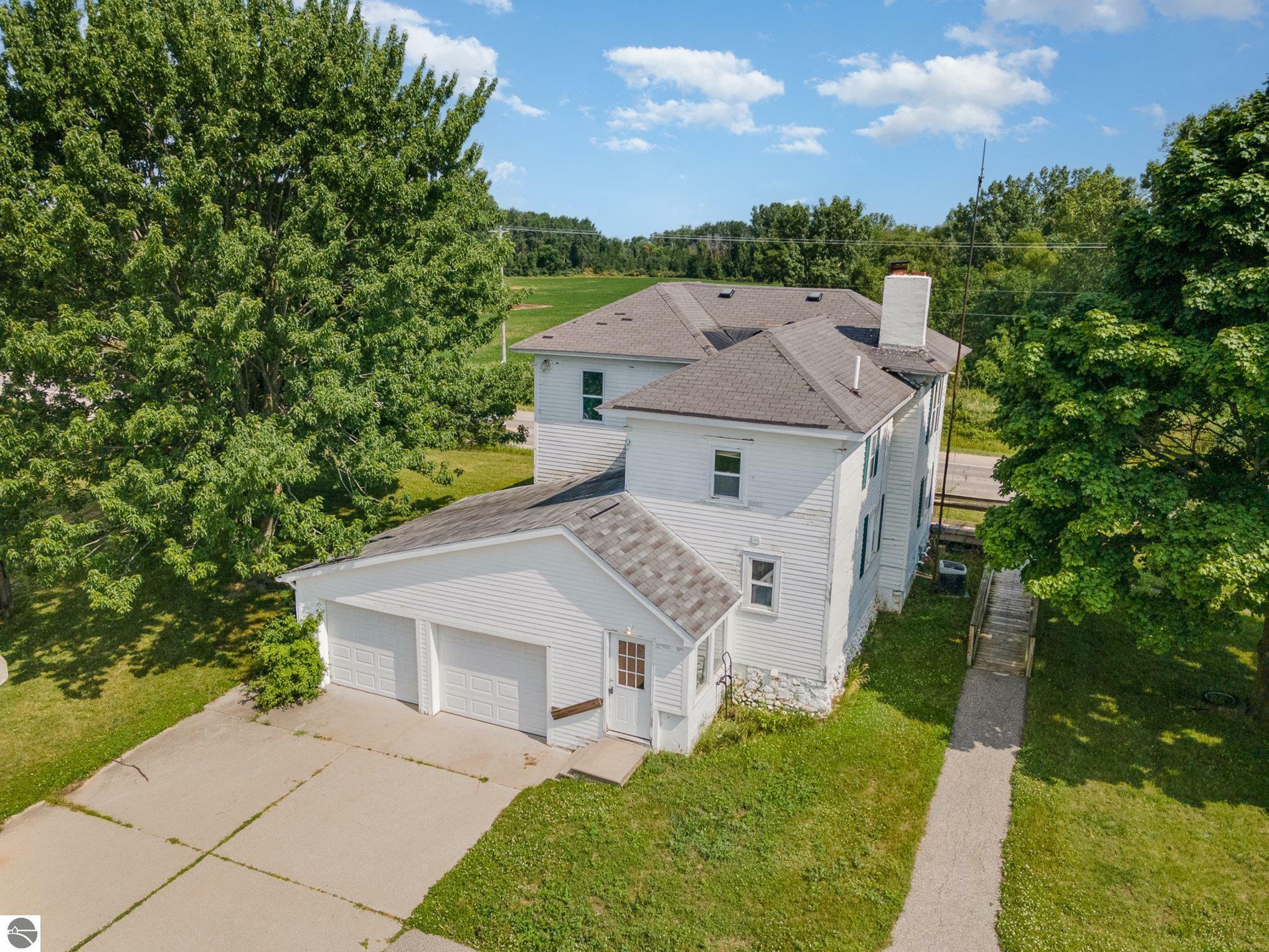 Property Photo:  1160 E Remus Road  MI 48858 