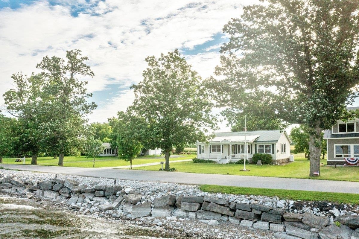 Property Photo:  2603 West Shore Road  VT 05463 